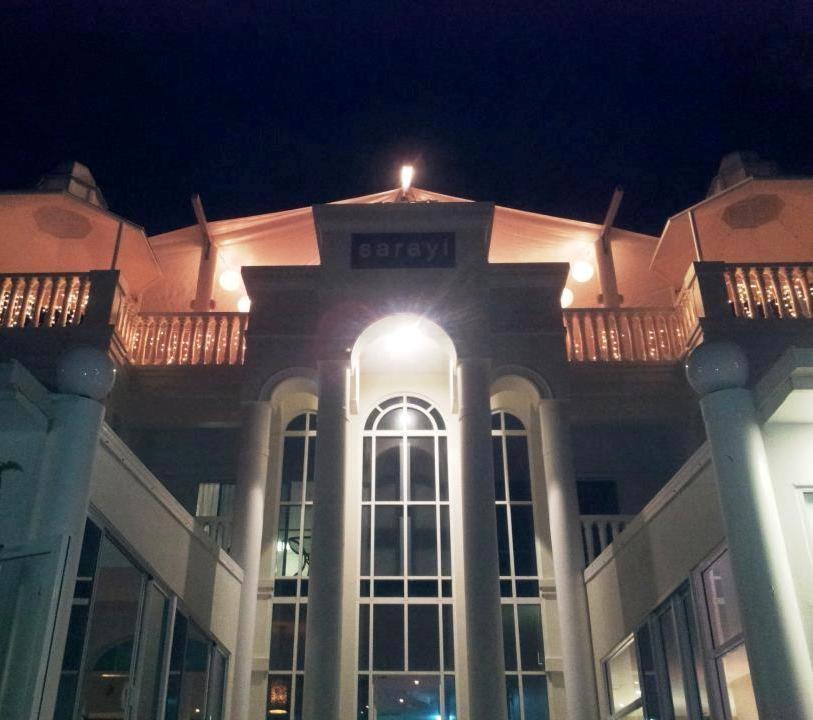 Sarayi Boutique Hotel Палм-Коув Экстерьер фото
